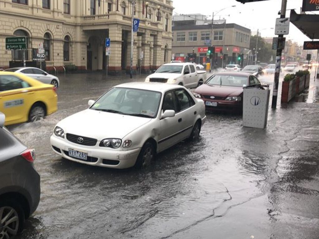 Melbourne Weather: Flooding, Power Outages Cause Traffic Chaos | Herald Sun