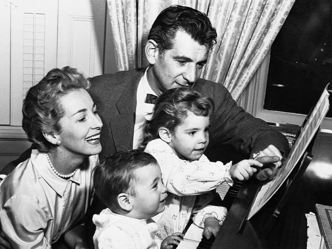 Leonard Bernstein with his wife, Felicia Montealegre, and children Jamie (pointing) and Alexander Serge