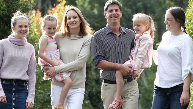 New Nationals MP for the Upper Hunter Dave Layzell with wife Rachel Layzell and their four daughters, Mia, 13, Ashley, 5, Indie, 5, and Emily, 16. Picture: David Swift