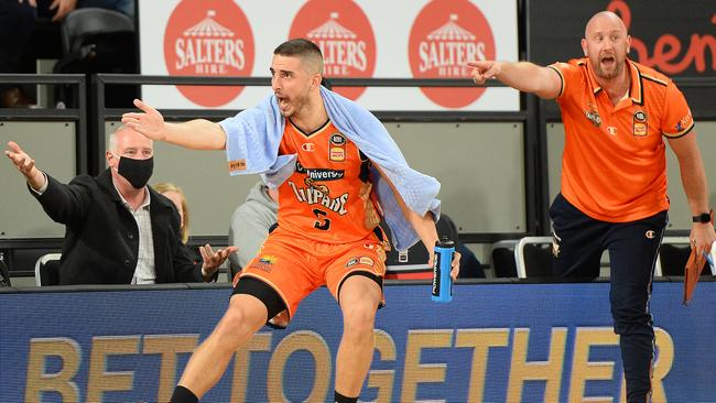 Taipans’ Mirko Djeric and assistant coach Sam Gruggen react during the side’s NBL Blitz match against the JackJumpers at MyState Bank Arena. (Photo by Steve Bell/Getty Images)