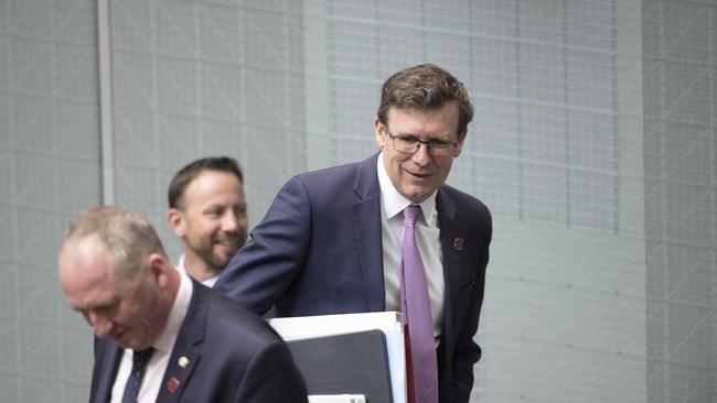 Federal Education Minister Alan Tudge has asked parents to give their feedback on the curriculum.