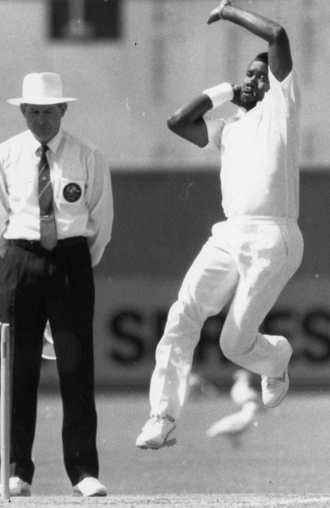 Malcolm Marshall bowling in 1989.