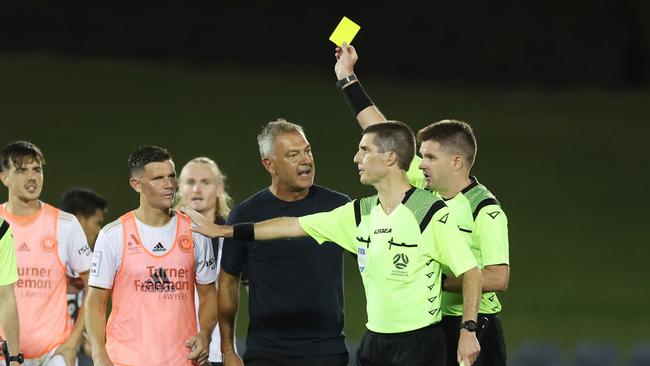 Wanderers head coach Marko Rudan protests to the referee after full-time in the clash with Macarthur FC at Campbelltown Stadium. (Photo by Mark Metcalfe/Getty Images)