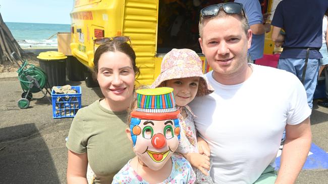 Angela, Alora, 3, Ana, 5, and Andrew Wallace at the Mooloolaba Foreshore Festival. Picture: Tegan Annett