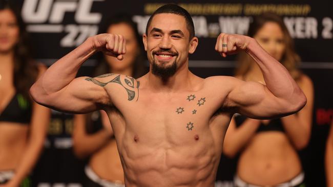 Robert Whittaker will fight Carmen Mandato/Getty Images