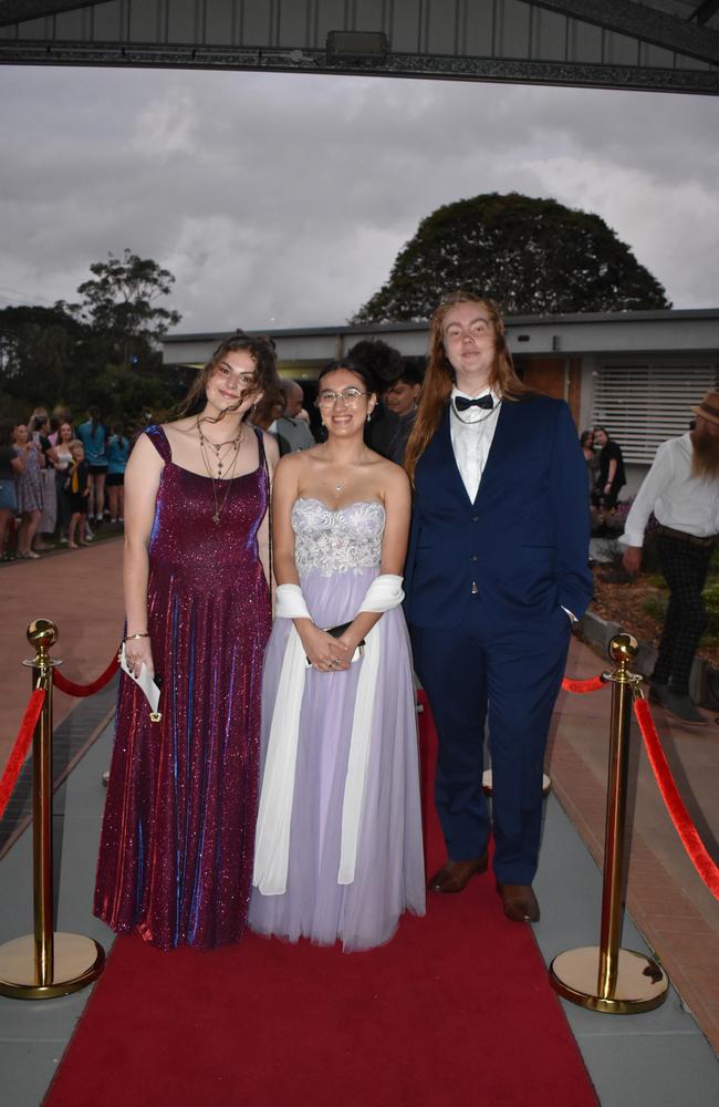 Students arrive at Noosa District State High School formal.