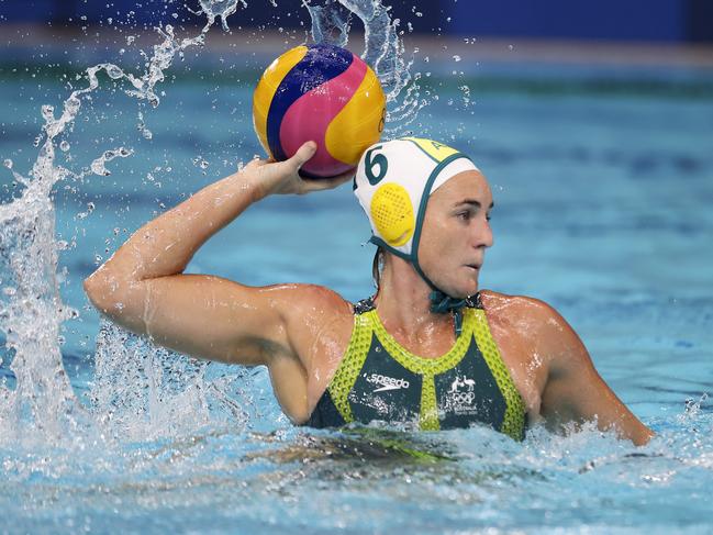 TOKYO, JAPAN - AUGUST 01: Bronwen Knox of Team Australia in action during the Women's Preliminary Round Group A match between Australia and South Africa at Tatsumi Water Polo Centre on August 01, 2021 in Tokyo, Japan. (Photo by Al Bello/Getty Images)