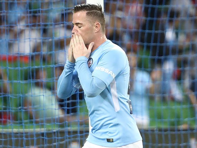 MELBOURNE, AUSTRALIA - NOVEMBER 12:  Ross McCormack of the City celebrates after he scored his penalty kick during the round six A-League match between Melbourne City and the Western Sydney Wanderers at AAMI Park on November 12, 2017 in Melbourne, Australia.  (Photo by Robert Cianflone/Getty Images)