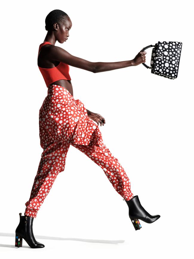 A look from the 2023 Yayoi Kusama Louis Vuitton collection.