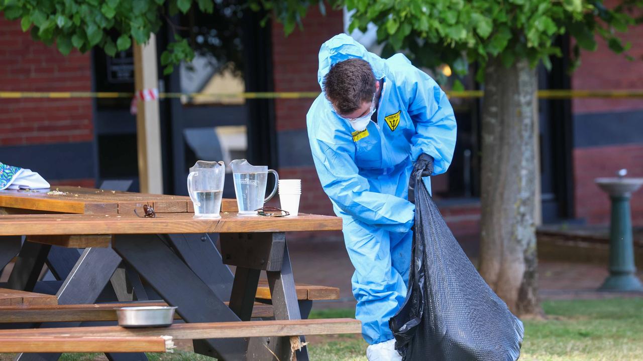 Investigators at the scene. Picture: NCA NewsWire / Brendan Beckett