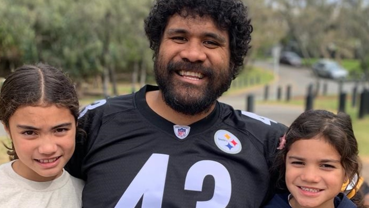 Mose Masoe with daughters Evie-Rose and Marlowe.