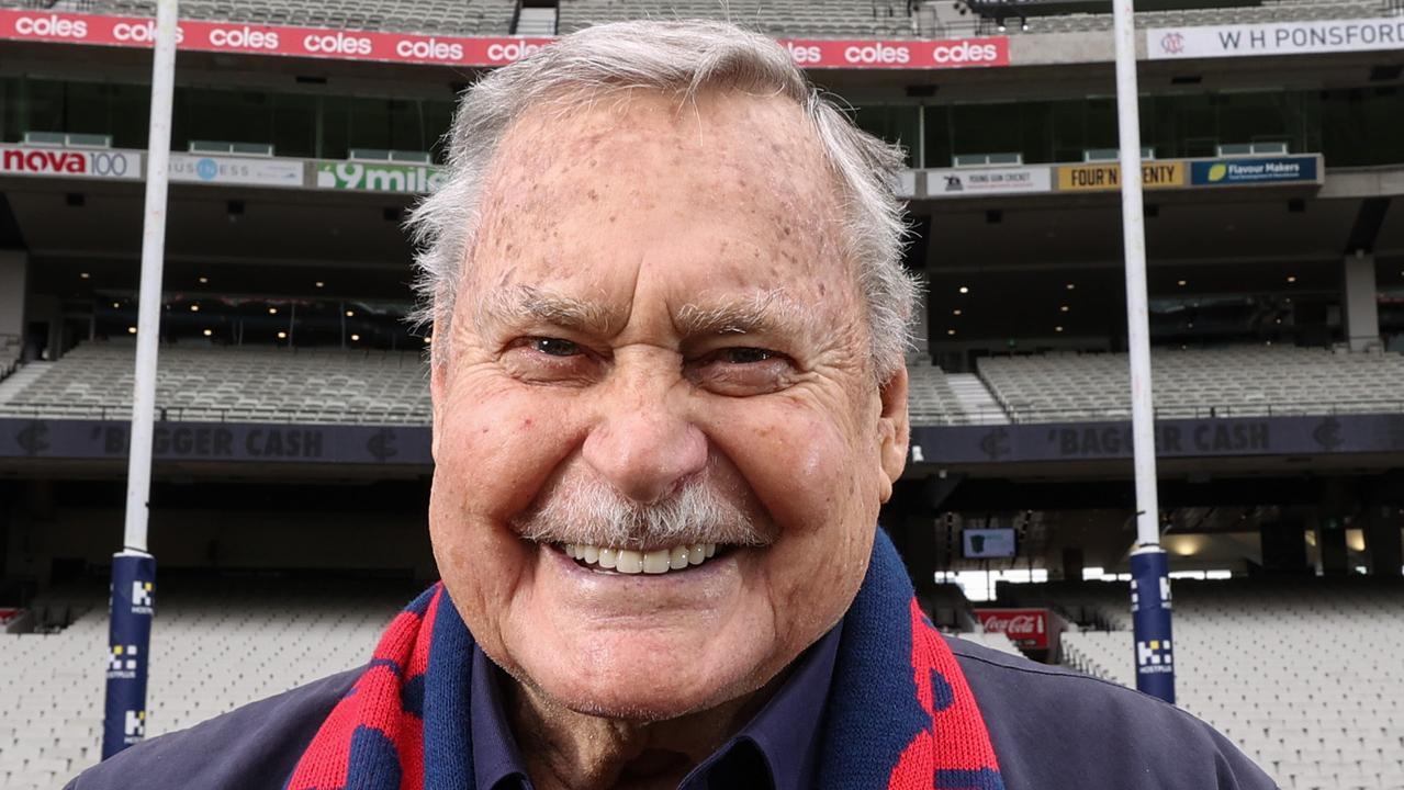 Australian football legend Ron Barassi dies at 87