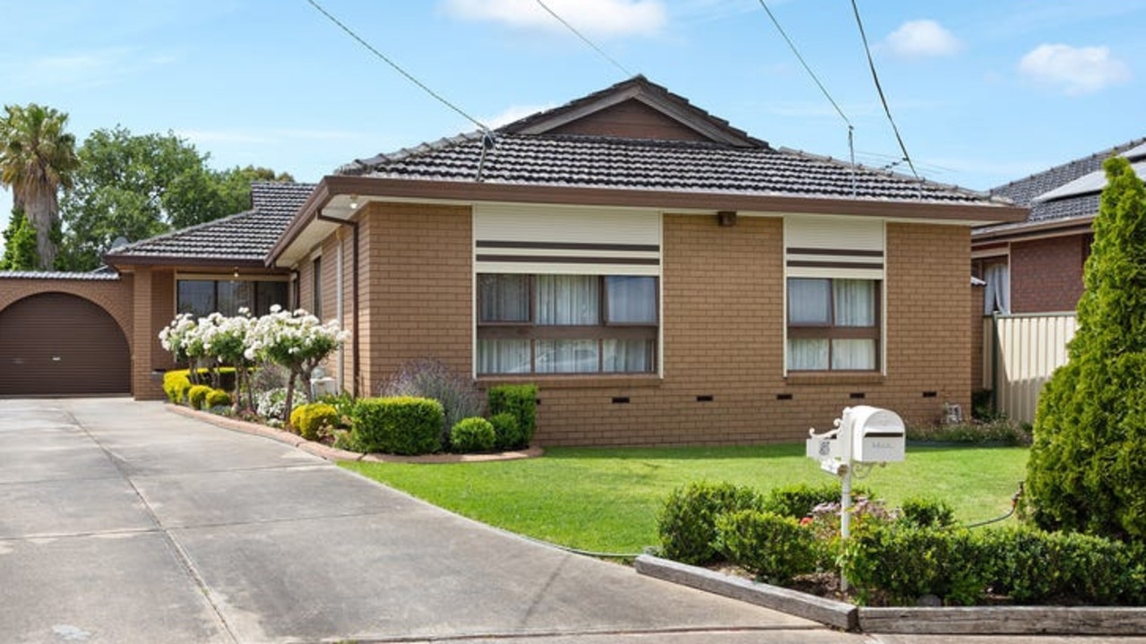 With a $670,000-$710,000 asking price, it’s easy to see how 5 Gardner Court, Albanvale, ticks the box for affordability.