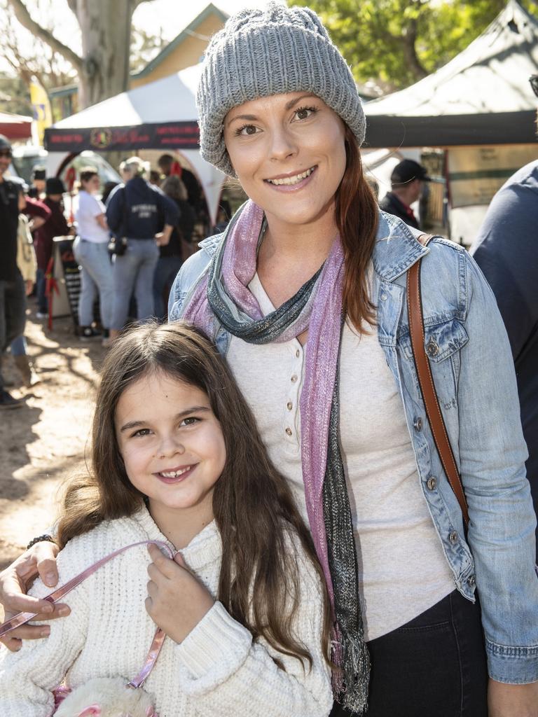 Imogen and Lauren Eyton at the Hampton food festival. Sunday, June 26, 2022. Picture: Nev Madsen.