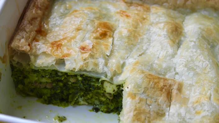 How to make easy spinach and feta pie