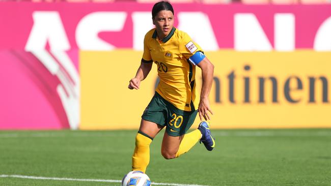 MUMBAI, INDIA - JANUARY 21: Sam Kerr of Australia in action during the AFC Women's Asian Cup Group B match between Australia and Indonesia at Mumbai Football Arena on January 21, 2022 in Mumbai, India. (Photo by Thananuwat Srirasant/Getty Images)