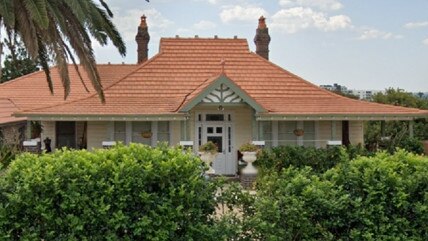 11 Hilltop Rd, Merrylands.