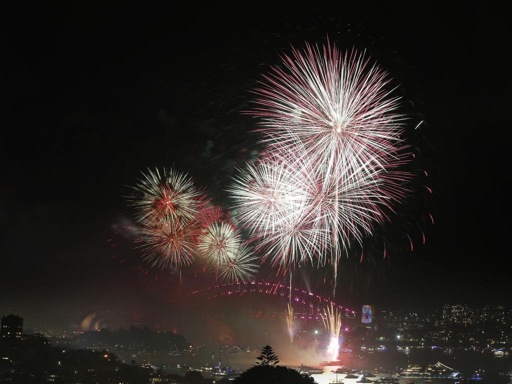 The 9pm NYE Fireworks seen from Dover Heights Pictures: Toby Zerna 