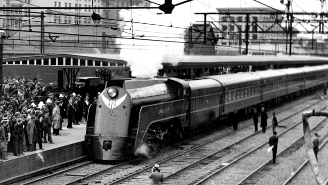 Dignitaries gather on the platform at Spencer Street Station for the 1937 departure of the Albury express, the Spirit of Progress.