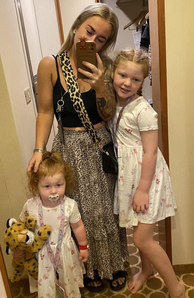 Jessica Ellis with daughter Harper and little Pippen, 2.