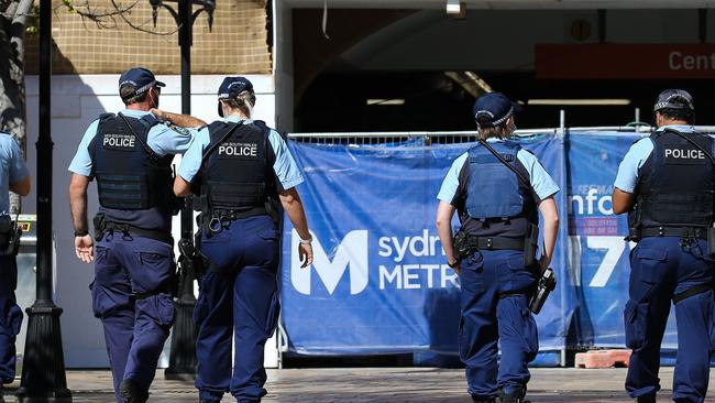 SYDNEY, AUSTRALIA - NewsWire Photos, SEPTEMBER, 28 2021: Police on patrol at Central station during the train strike  in Sydney. Picture: NCA NewsWire / Gaye Gerard