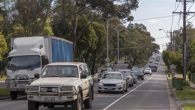 Traffic in Canterbury Rd Montrose. Photo: Daniel Pockett