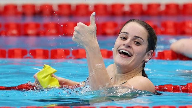 Kaylee McKeown gives a thumbs up after the win. Picture: Getty Images