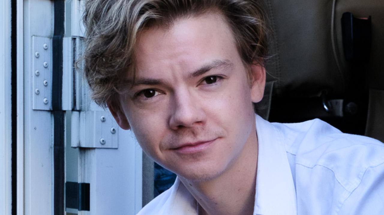 The Queen's Gambit: Thomas Brodie-Sangster Is TVs New Fit King