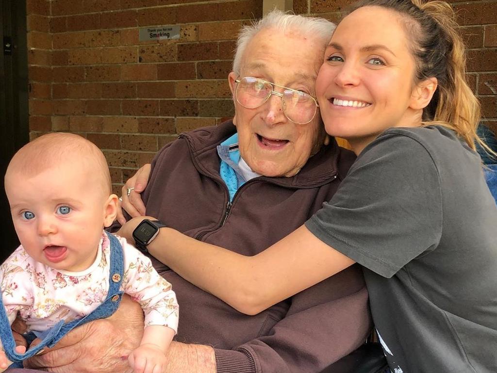 Laura Byrne (pictured with her grandfather and her daughter) took to Instagram to pay tribute to her grandfather. Picture: Instagram/Ladyandacat