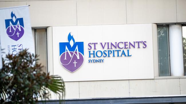 SYDNEY, AUSTRALIA - NewsWire Photos July 22, 2022: At St Vincent's Hospital in Sydney there were no sign of any staff in full PPE except with mask and goggles. Pictured is the Hospital's signage.Picture: NCA NewsWire / Christian Gilles