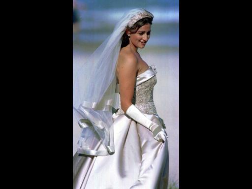 Brisbane wedding gown designer Wendy Makin retires after 45 years