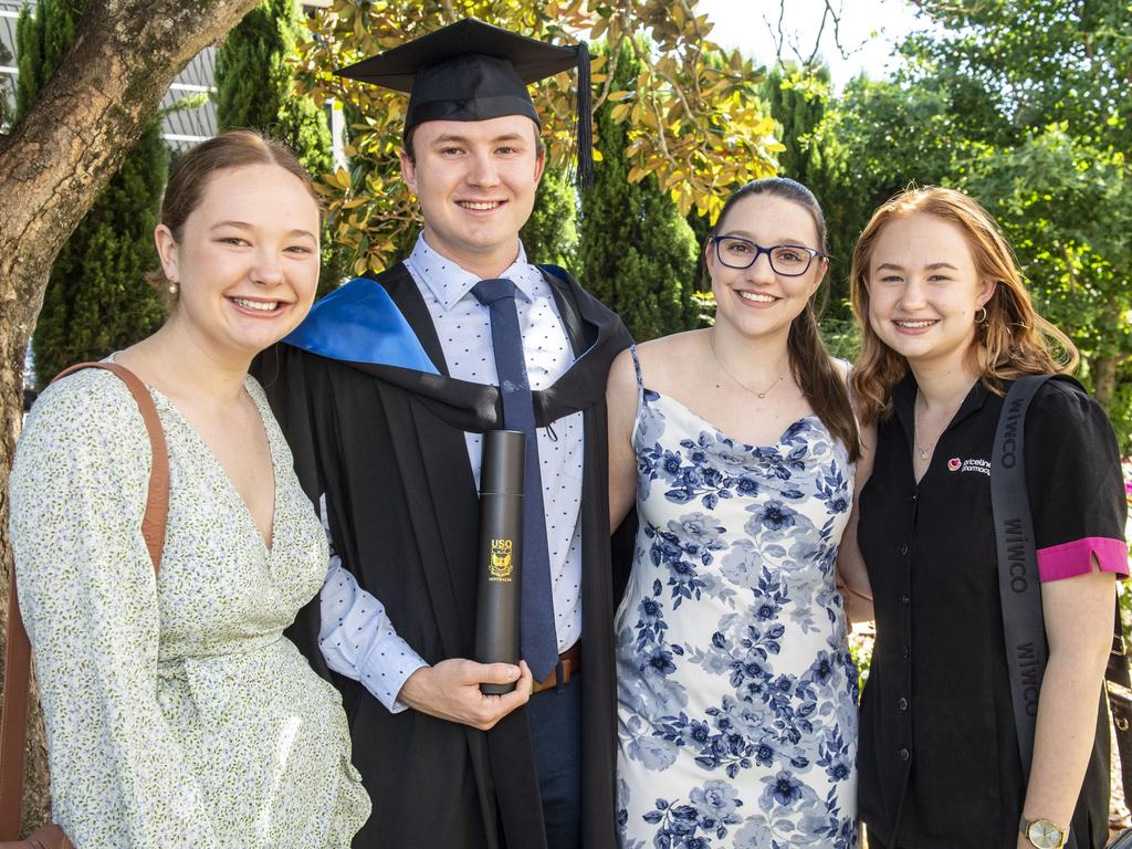 USQ Toowoomba student graduation ceremonies at Empire Theatres | photos ...