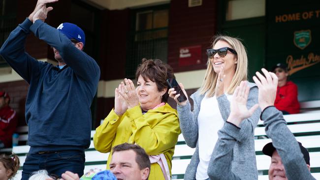 Candice applauds her husband David as he reaches 100 upon his return to grade cricket