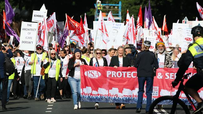 SYDNEY, AUSTRALIA - NEWSWIRE PHOTOS June 08 2022: A general view of members of the public at the Public Services Strike taking place today at Hyde park in Sydney. Picture NCA Newswire/ Gaye Gerard.