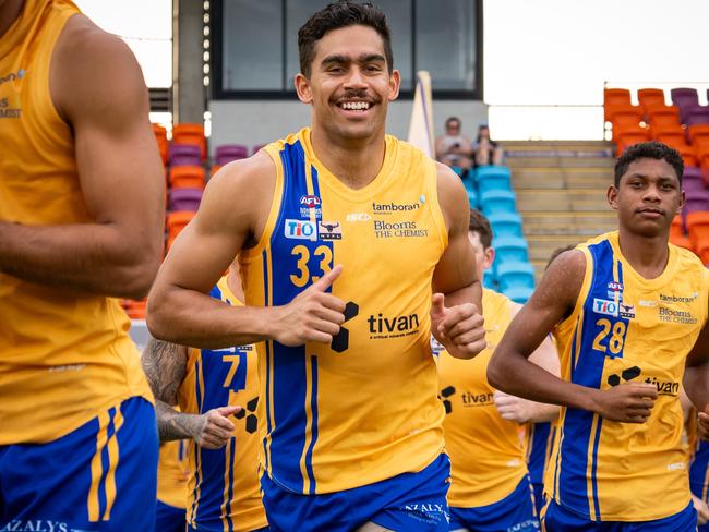 Billy Crofts playing for Wanderers in the 2024-25 NTFL season. Picture: David Bradley / AFLNT Media