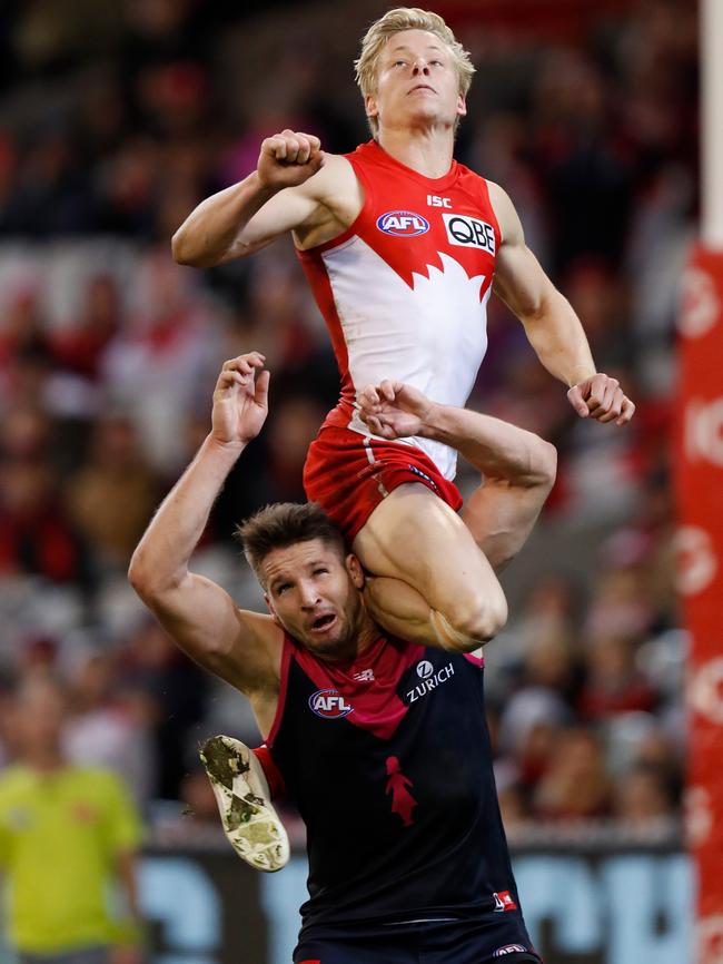 Isaac Heeney took a screamer over Jesse Hogan. Pic: AFL Media