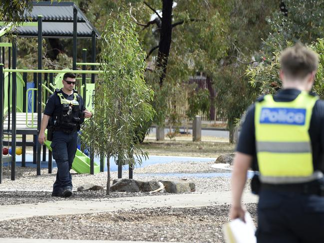 MELBOURNE, AUSTRALIA - NewsWire Photos NOVEMBER 23, 2024: Police investigate an overnight stabbing in the area around Fraser Street Reserve in Hoppers Crossing. Picture: NewsWire / Andrew Henshaw