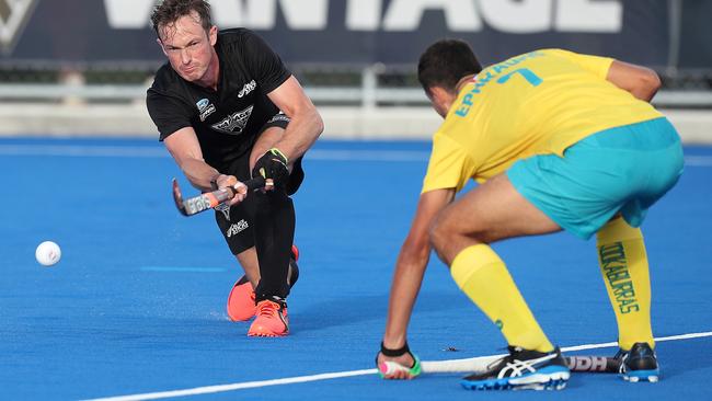 Hugo Inglis is challenged by Nathan Ephraums. Picture: Getty Images