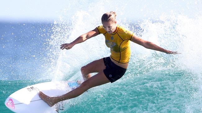 Steph Gilmore in the quarter final of the Quicksilver Pro and Roxy Pro at Snapper Rocks, Coolangatta. Photo: Richard Gosling