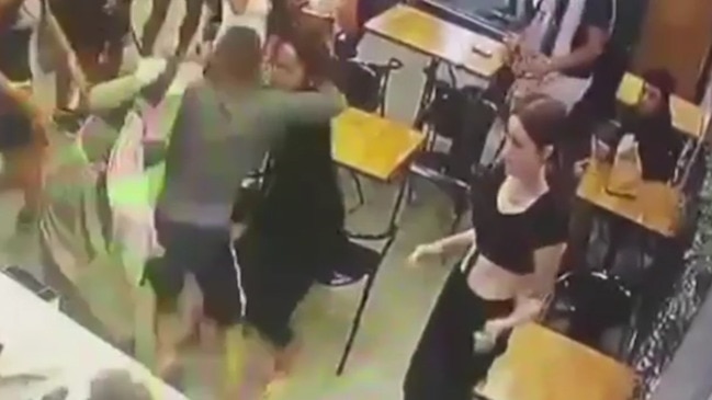 Wild brawl at fast food restaurant (7 News)