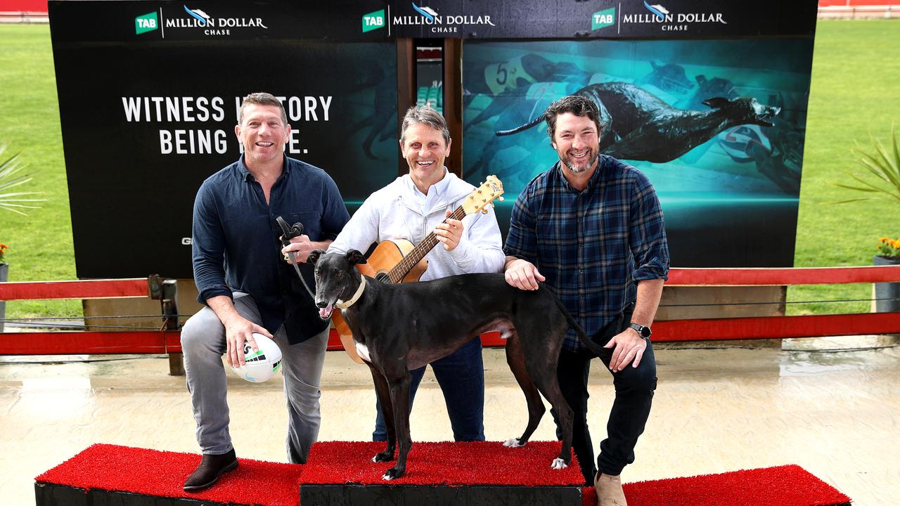 Wayne Pearce (centre) with Bryan Fletcher (L) and Nathan Hindmarsh (R) at the TAB Million Dollar Chase.