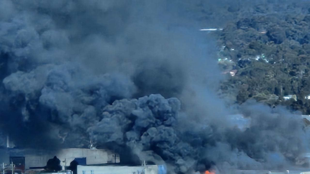 Fire engulfs southwest Sydney industrial complex