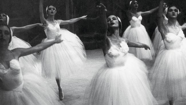 Dancers from the 1962 production of Swan Lake. Archival imagery courtesy of Chanel, Living Heritage Partner of The Australian Ballet.