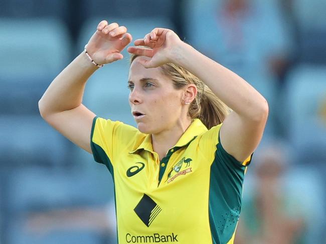 PERTH, AUSTRALIA - DECEMBER 11: Sophie Molineux of Australia in action during game three of the Women's ODI Series between Australia and India at WACA on December 11, 2024 in Perth, Australia. (Photo by Janelle St Pierre/Getty Images)