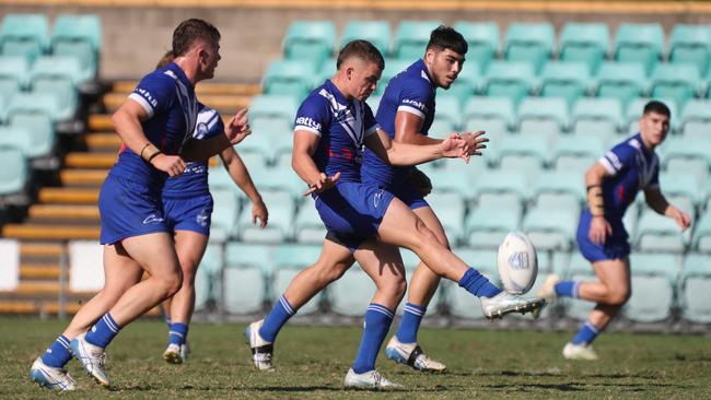 Mitchell Woods in action for Canterbury in week-2 of the SG Ball Cup finals. Picture Warren Gannon Photography