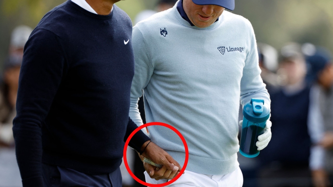 Tiger Woods Force To Apologise For ‘prank Of Handing Justin Thomas A Tampon After He Outdrove