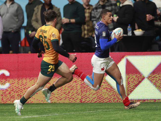 Hayden Sargeant gives chase against France in the HSBC World Rugby Sevens Series. Picture: Jeff Vinnick/Getty Images