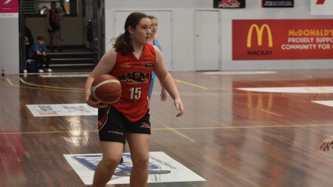 Emmerson Kenny for the Mackay Meteorettes in the U14 State Championship final against Cairns Dolphins in Mackay. Picture: Matthew Forrest