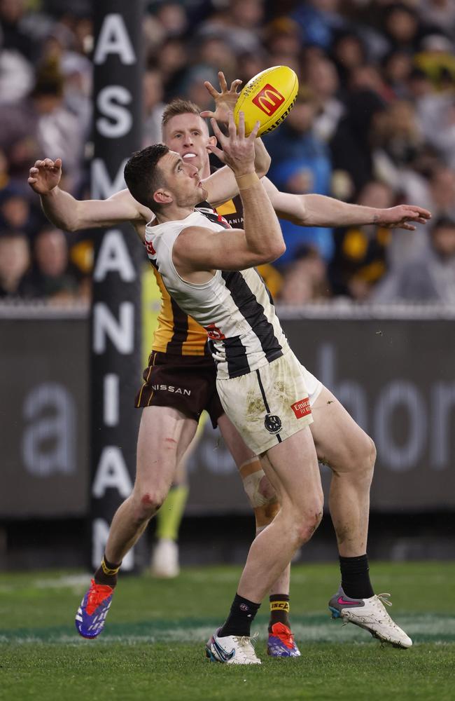 McStay outmarks Sam Frost. Picture: Darrian Traynor/Getty Images