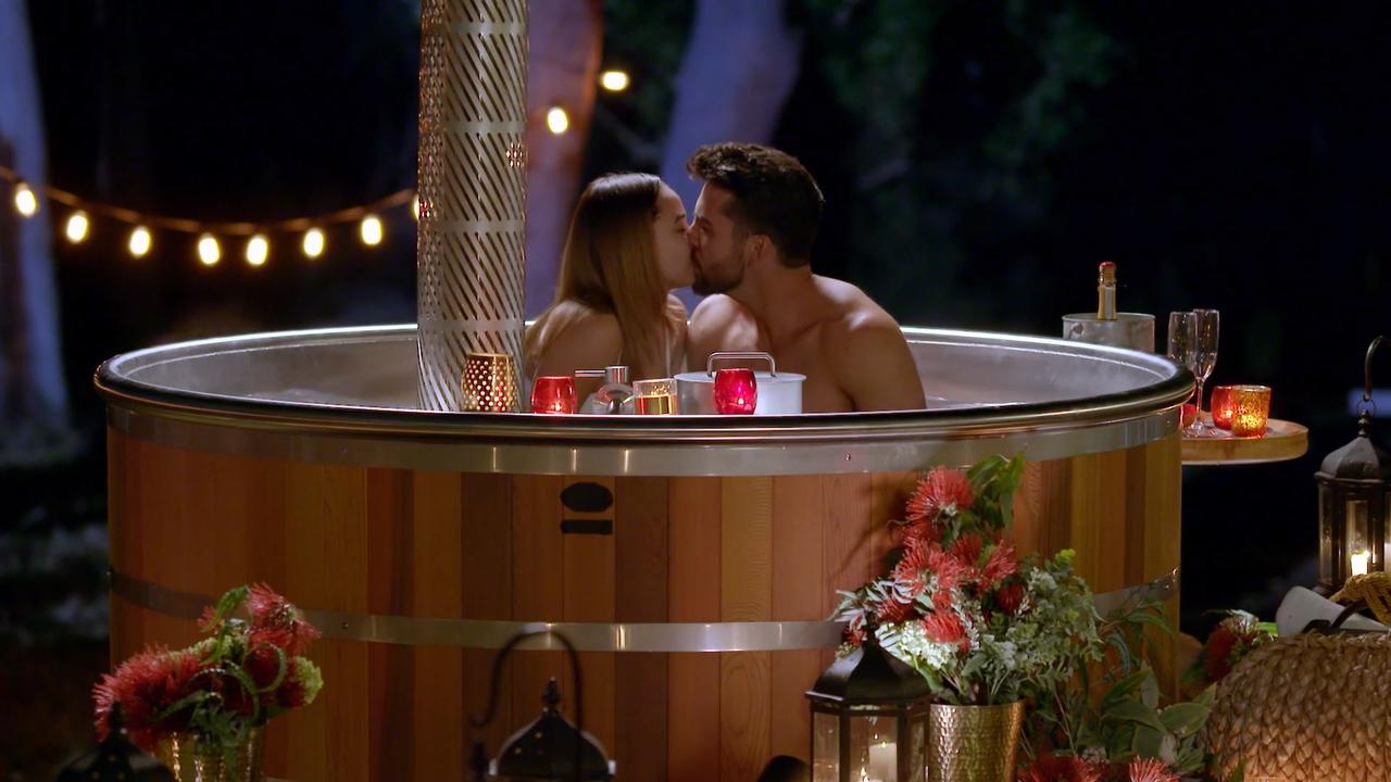 Bachelorette James Weir Recaps Brooke Dumps Fave In Pre Finale Fight Au